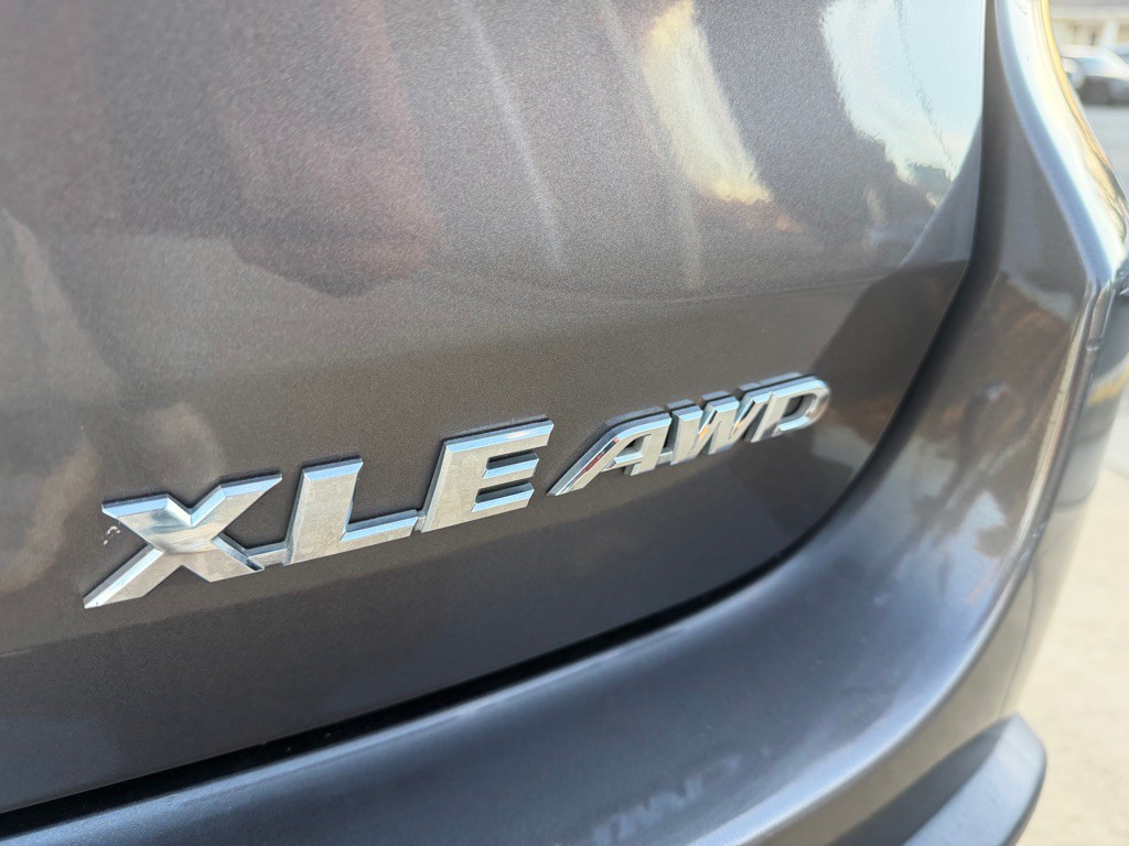 2016 Toyota Highlander Image 8