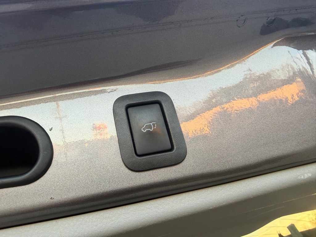 2016 Toyota Highlander Image 11