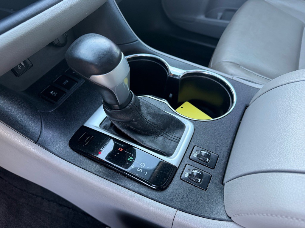 2016 Toyota Highlander Image 22