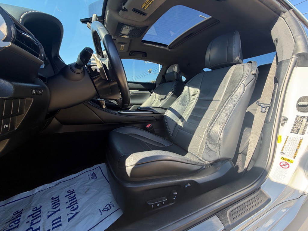 2015 Lexus RC Image 12