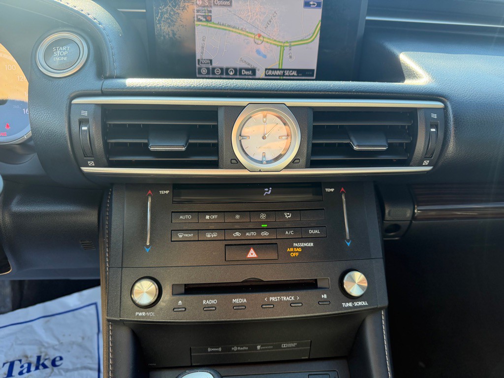 2015 Lexus RC Image 20