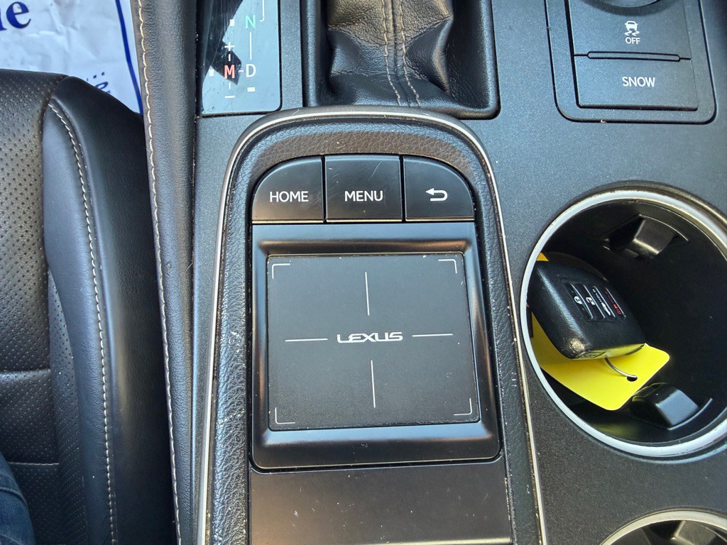 2015 Lexus RC Image 22