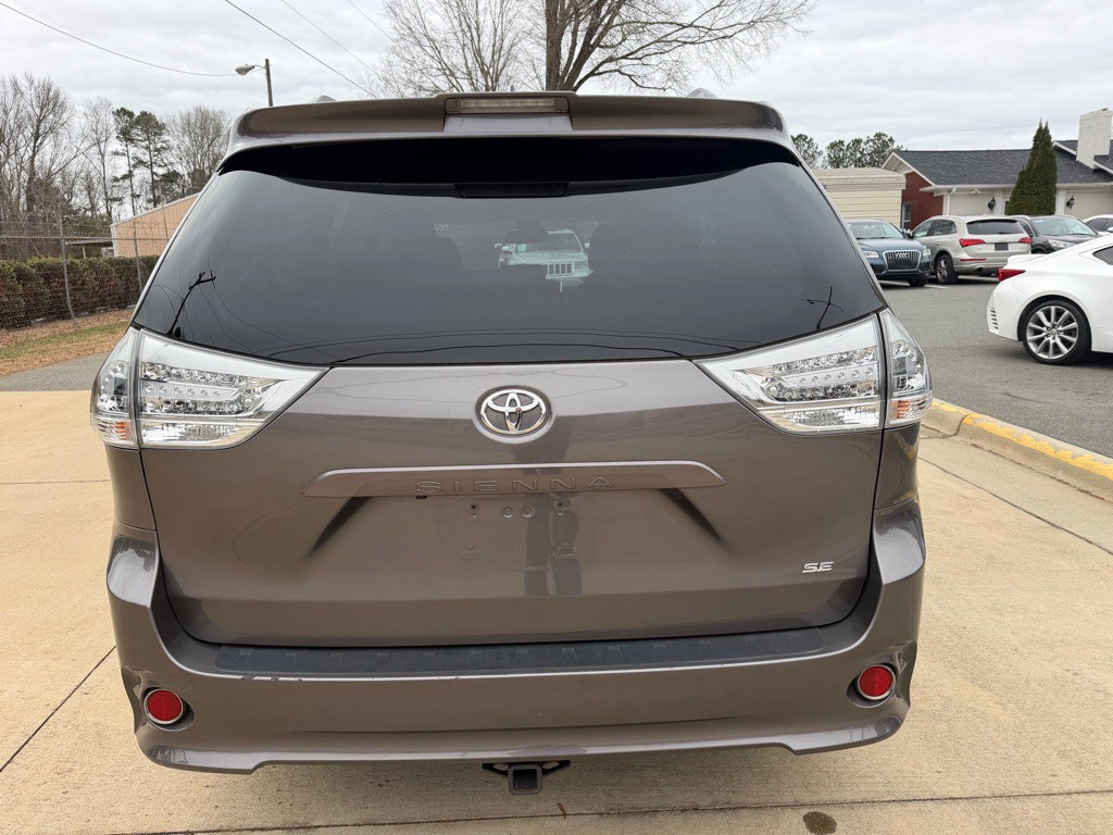 2018 Toyota Sienna Image 6