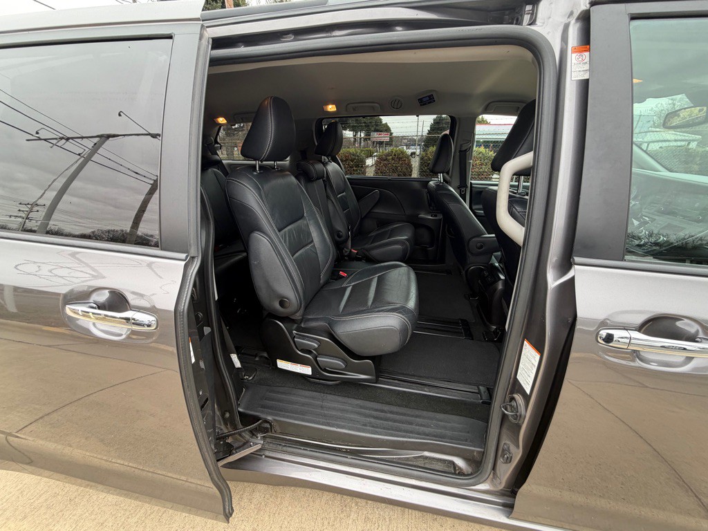 2018 Toyota Sienna Image 28
