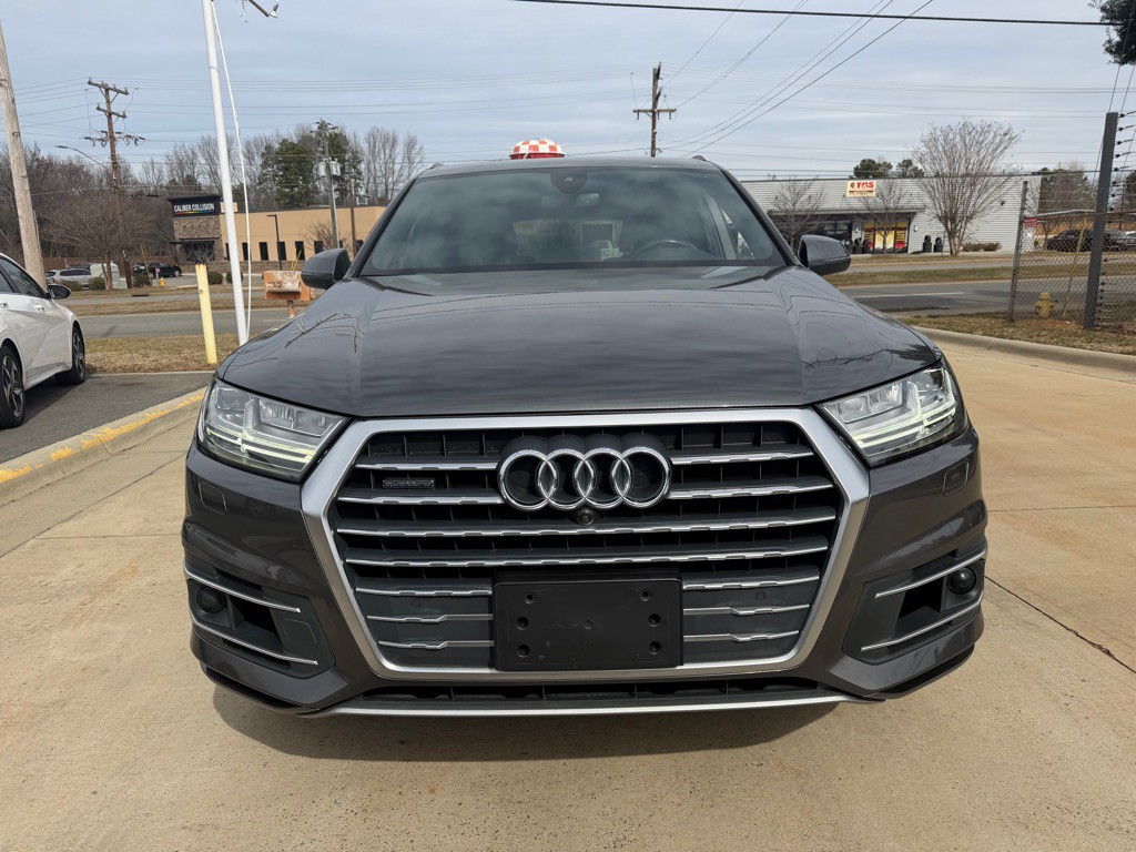 2018 Audi Q7 Image 2