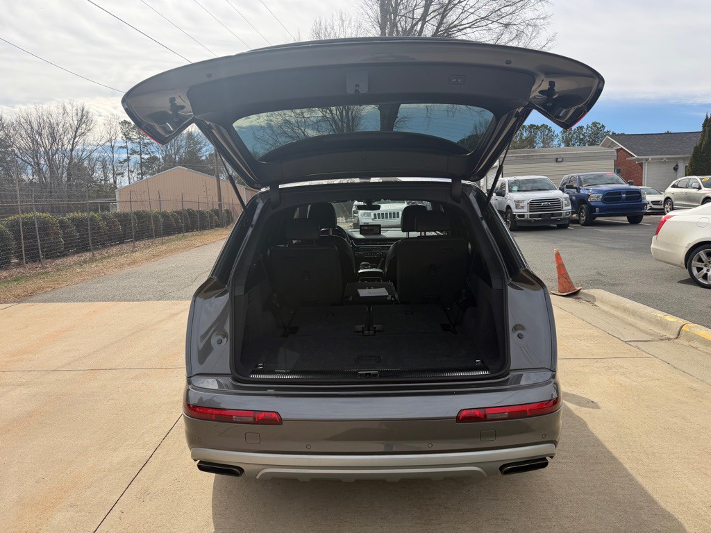 2018 Audi Q7 Image 8