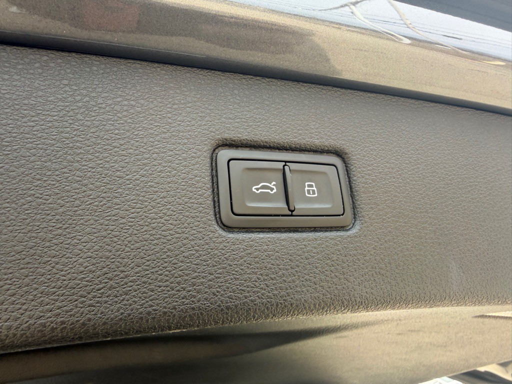 2018 Audi Q7 Image 12