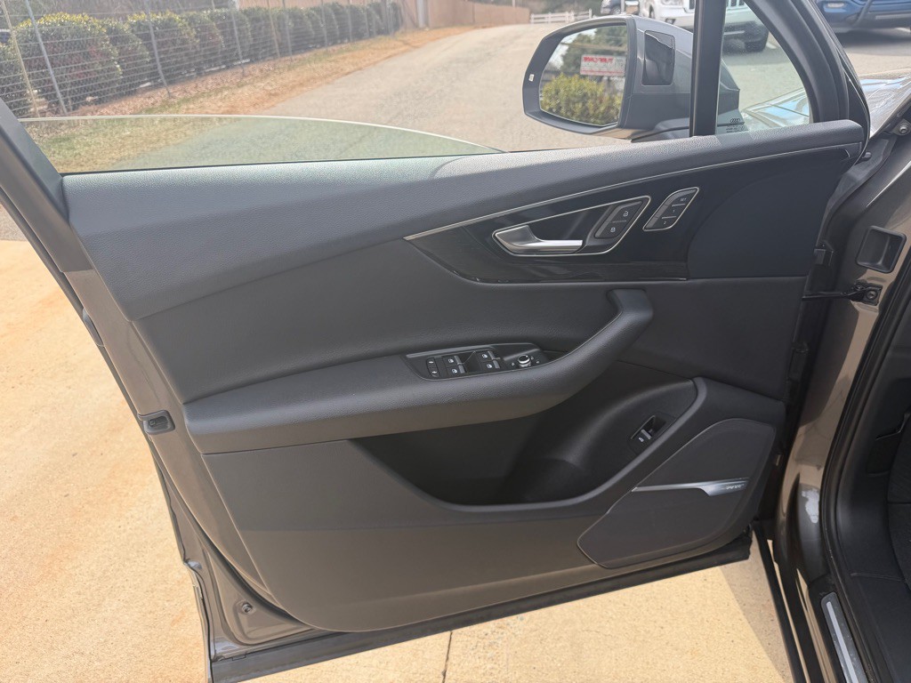 2018 Audi Q7 Image 17