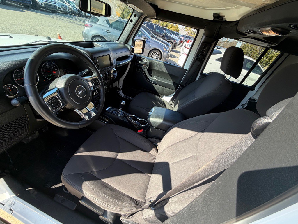 2017 Jeep Wrangler Unlimited Image 16