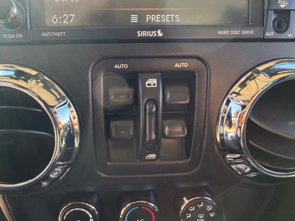 2017 Jeep Wrangler Unlimited Image 20