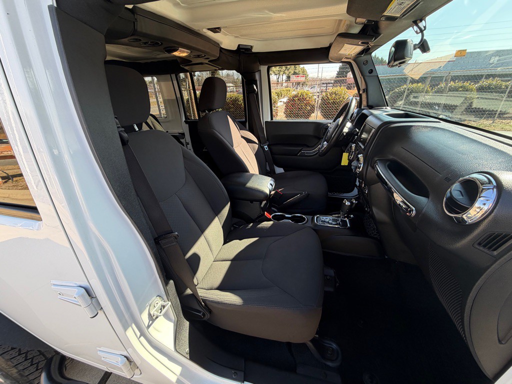 2017 Jeep Wrangler Unlimited Image 25