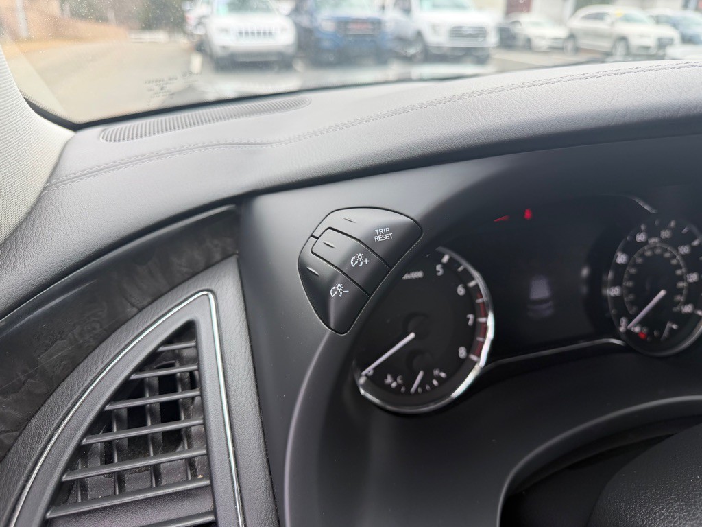 2020 INFINITI QX80 Image 27