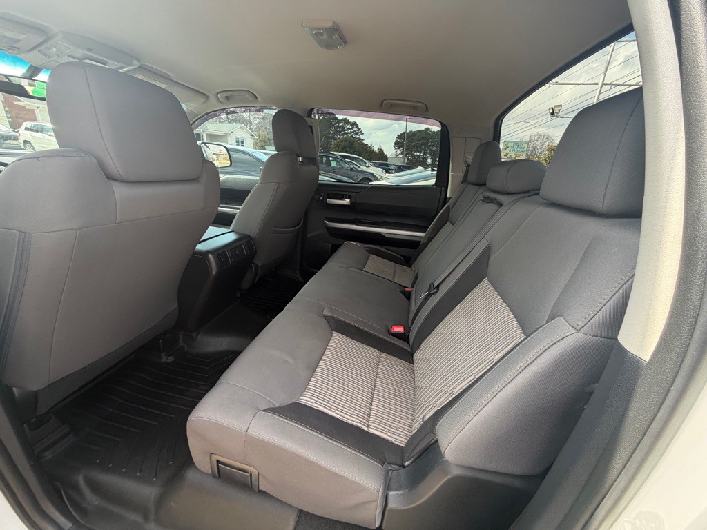 2016 Toyota Tundra Image 8