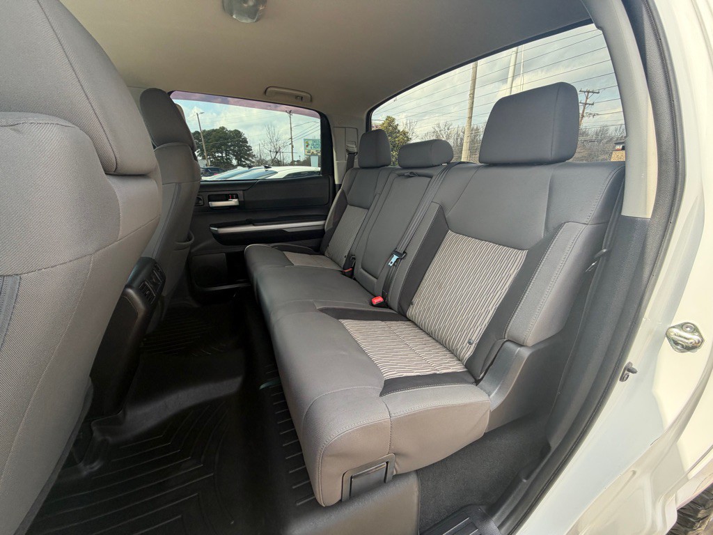 2016 Toyota Tundra Image 9