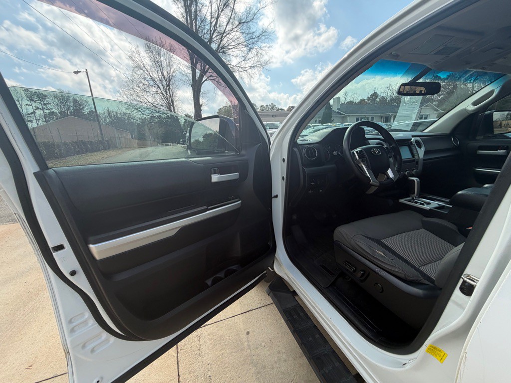 2016 Toyota Tundra Image 10