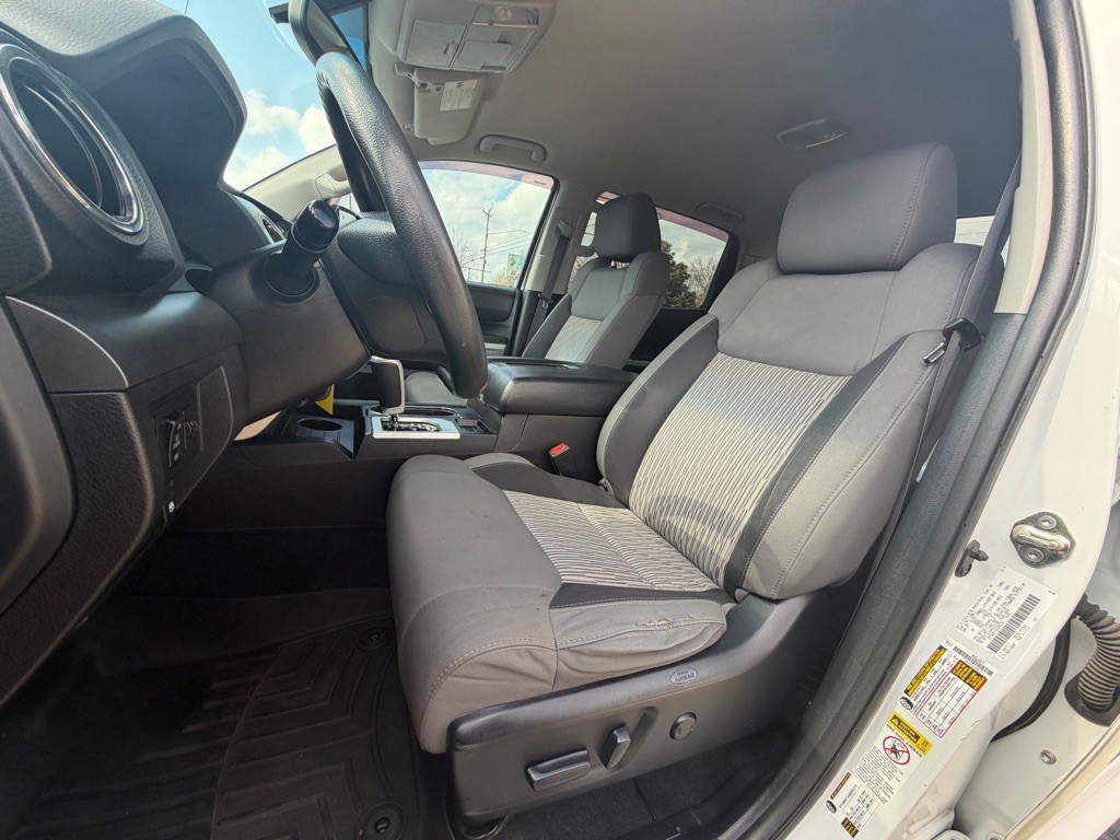 2016 Toyota Tundra Image 12