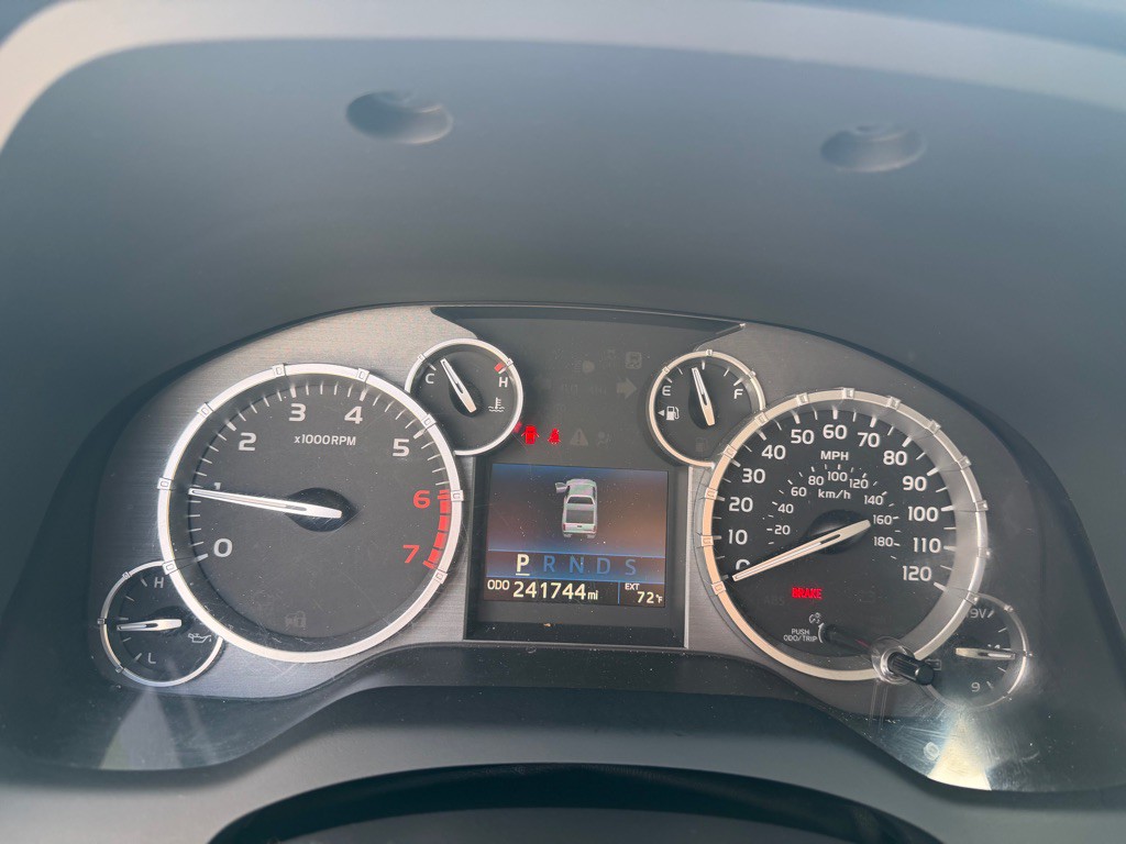 2016 Toyota Tundra Image 16