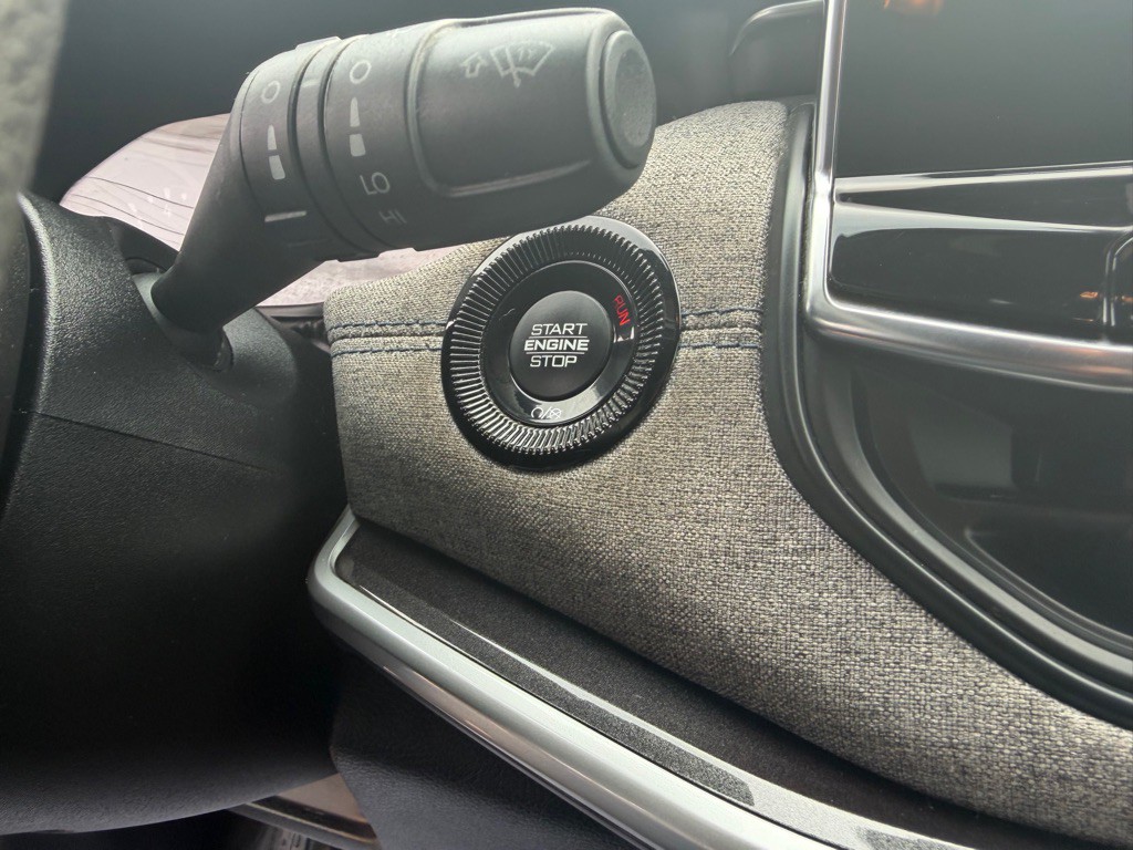 2023 Jeep Compass Image 16