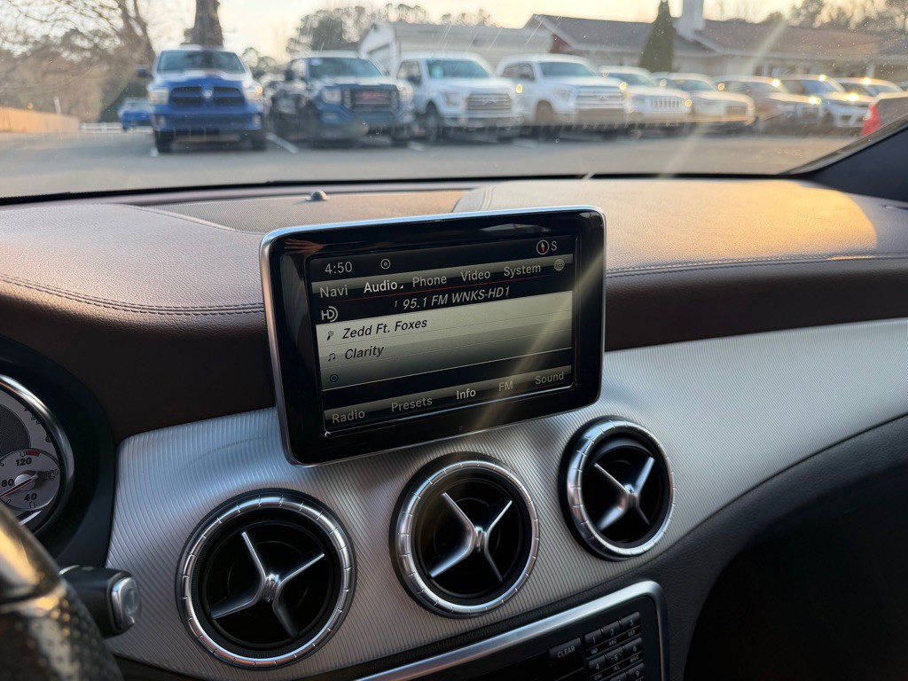 2014 Mercedes-Benz CLA-Class Image 18