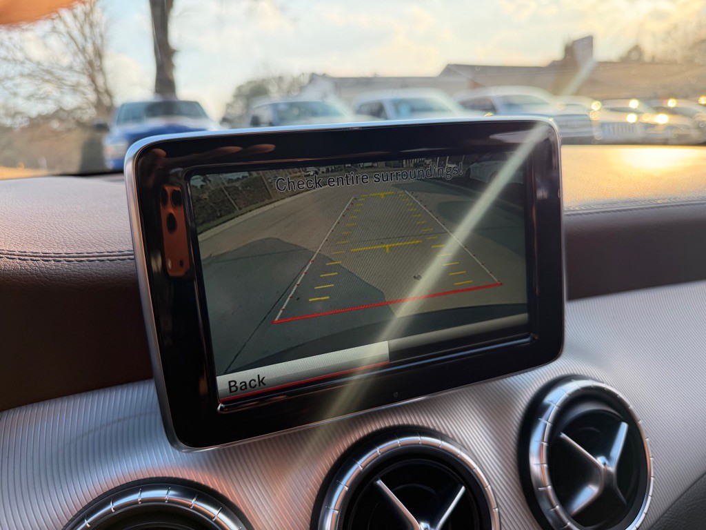 2014 Mercedes-Benz CLA-Class Image 25