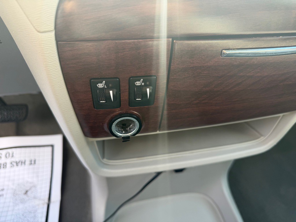 2014 Toyota Sienna Image 25