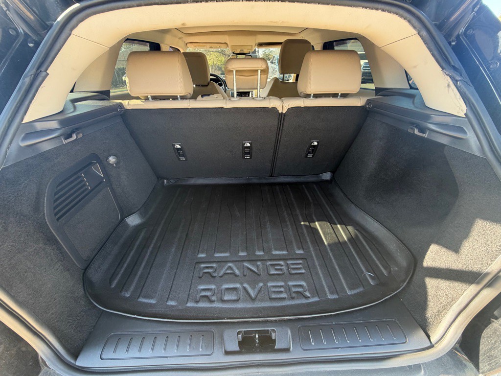 2016 Land Rover Range Rover Evoque Image 9