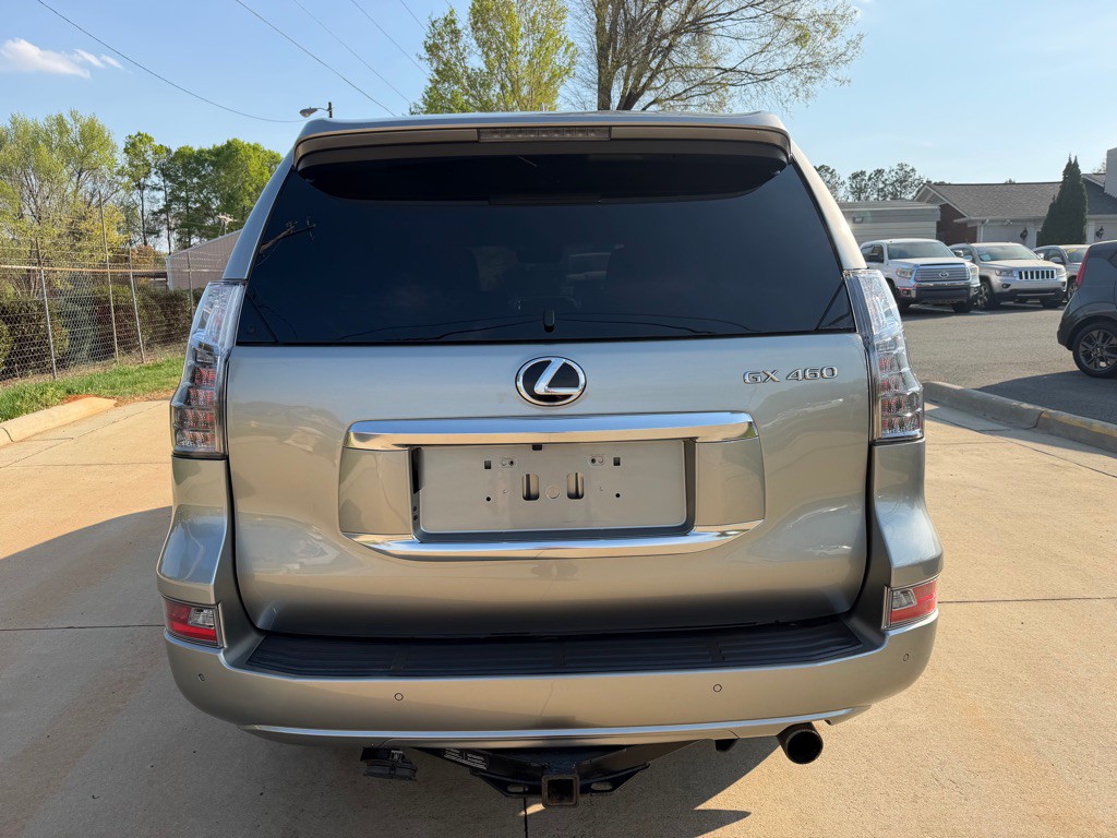 2021 Lexus GX Image 5