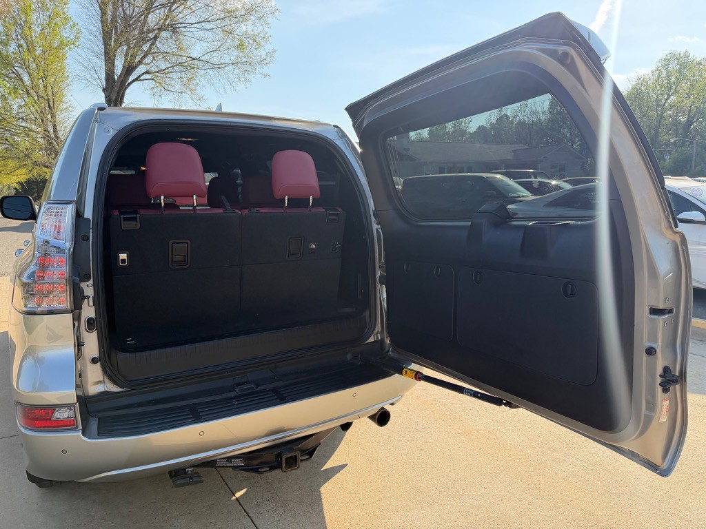 2021 Lexus GX Image 7