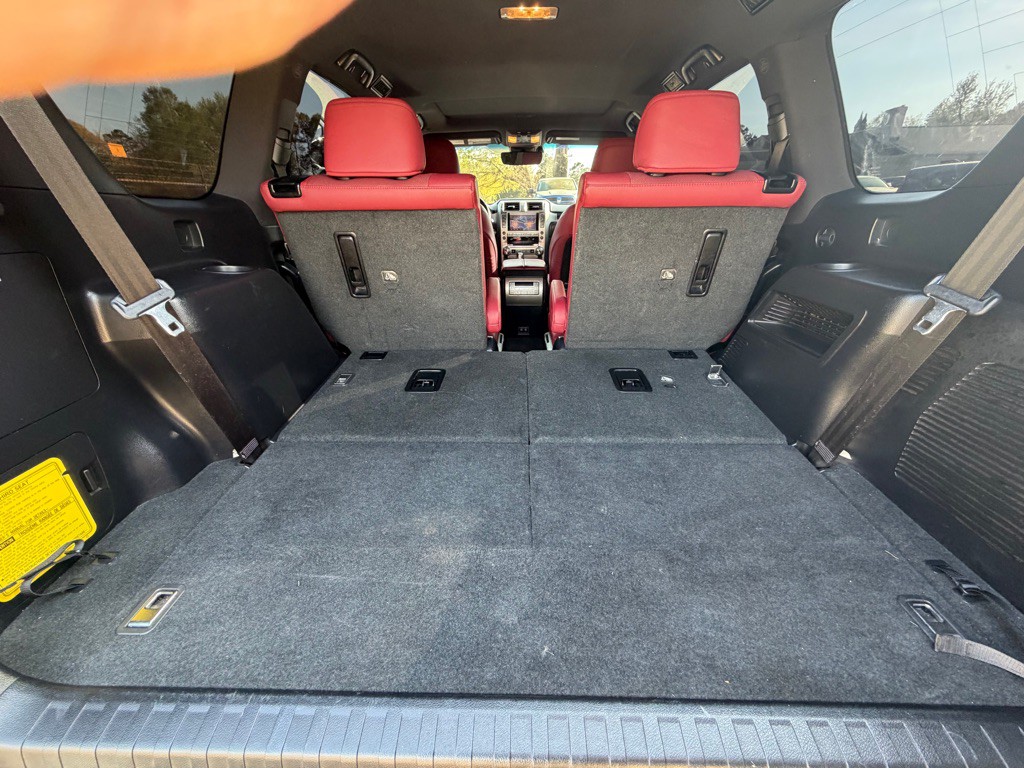 2021 Lexus GX Image 9