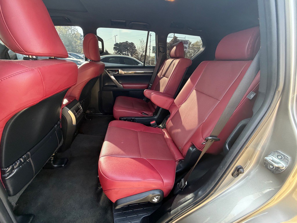 2021 Lexus GX Image 11