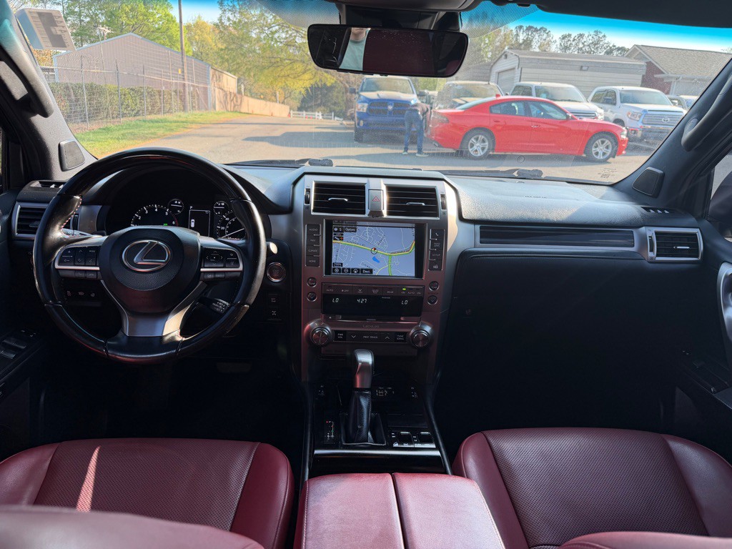 2021 Lexus GX Image 12