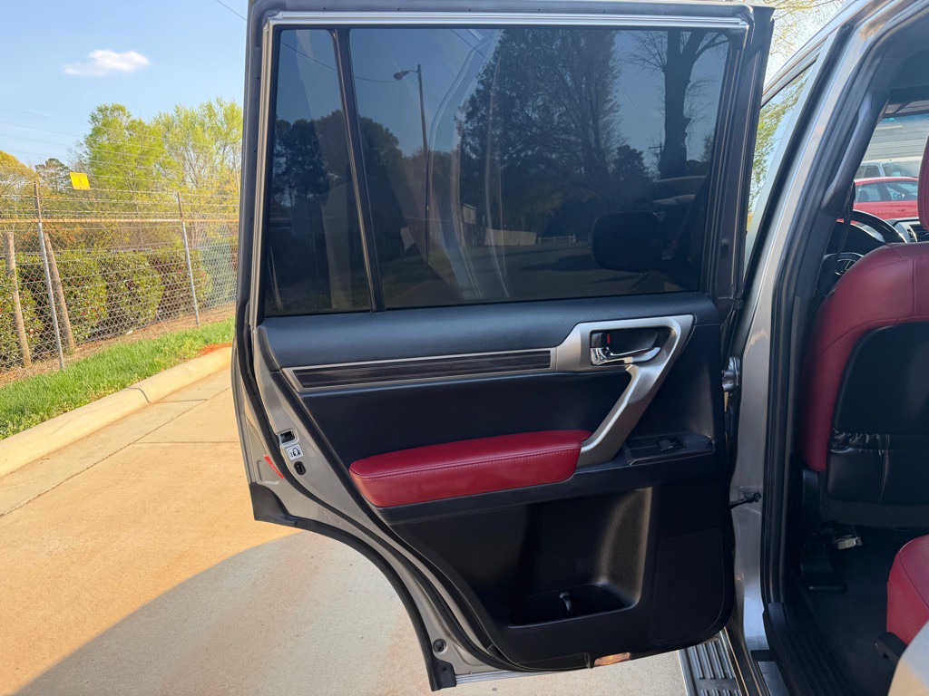 2021 Lexus GX Image 14