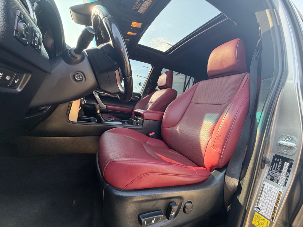 2021 Lexus GX Image 18