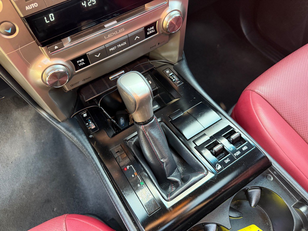 2021 Lexus GX Image 24