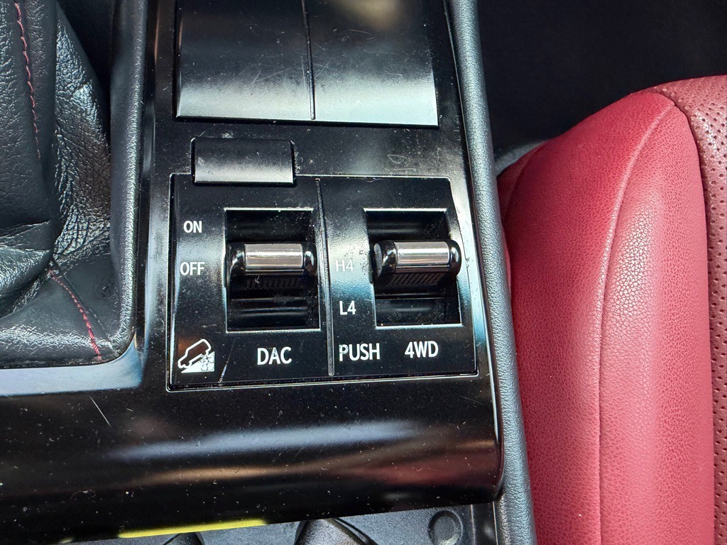 2021 Lexus GX Image 25