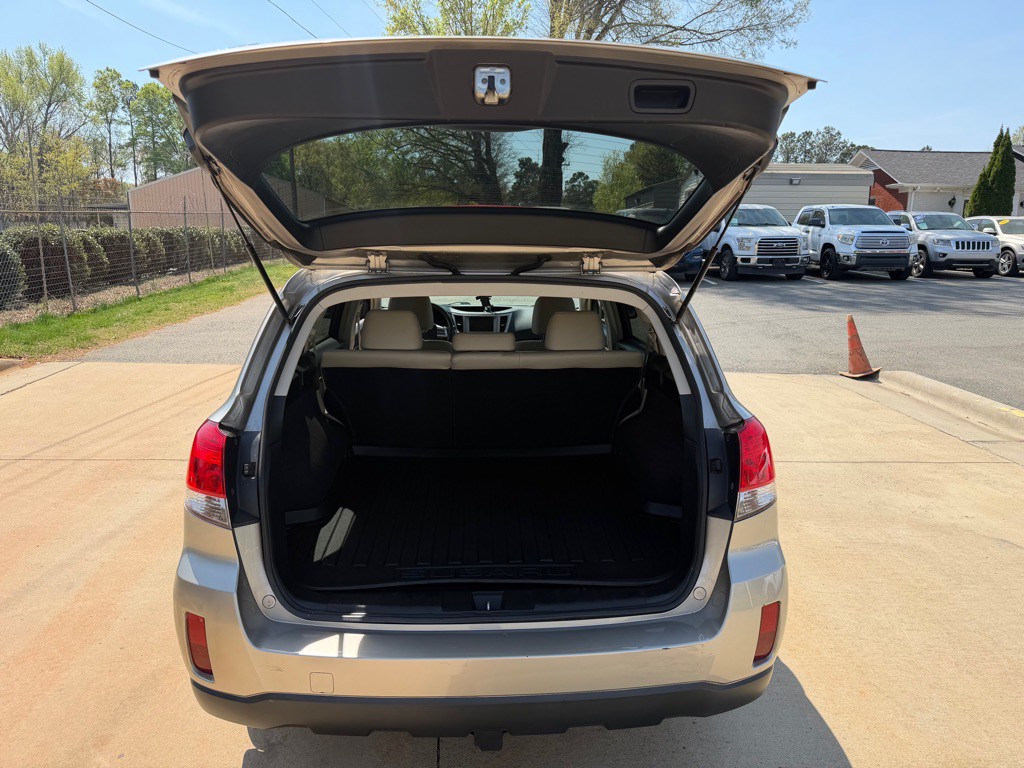 2014 Subaru Outback Image 31