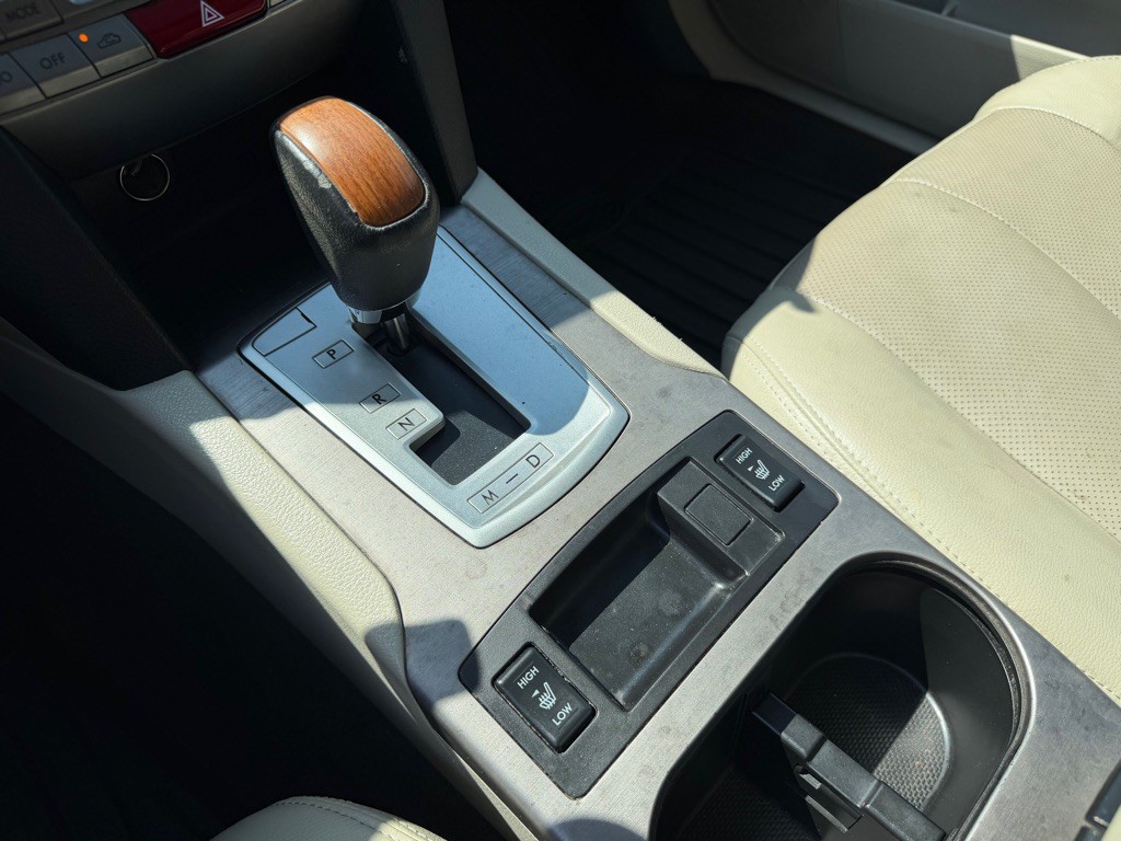 2014 Subaru Outback Image 44