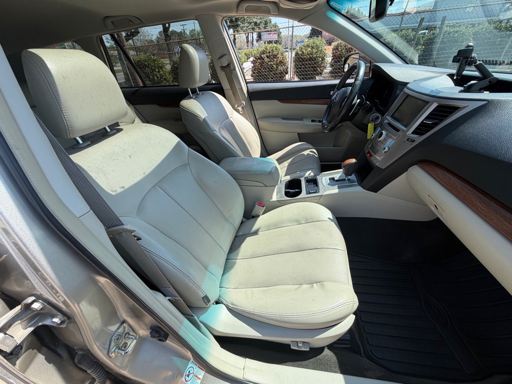 2014 Subaru Outback Image 47