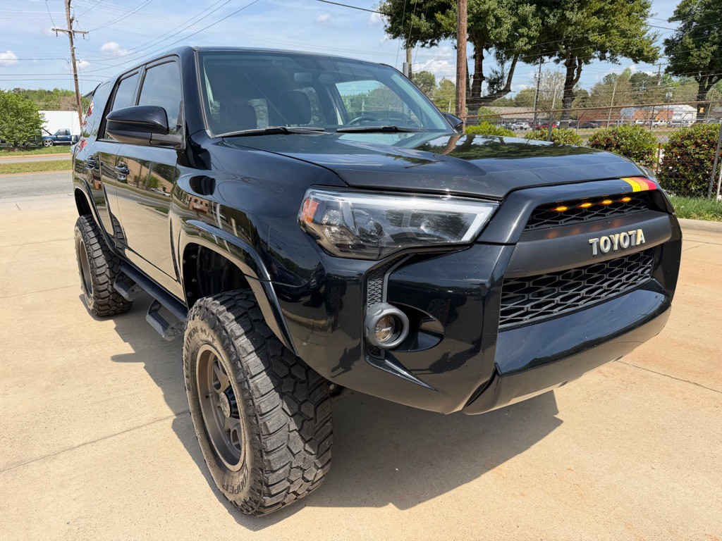 2017 Toyota 4Runner Image 1