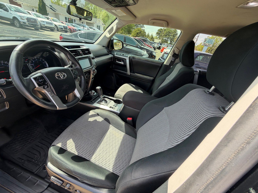 2017 Toyota 4Runner Image 12