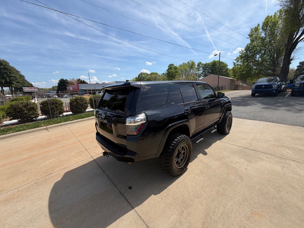 2017 Toyota 4Runner Image 28