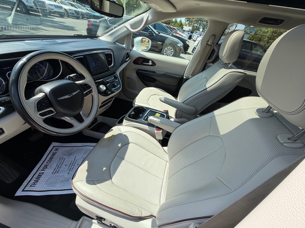 2017 Chrysler Pacifica Image 13