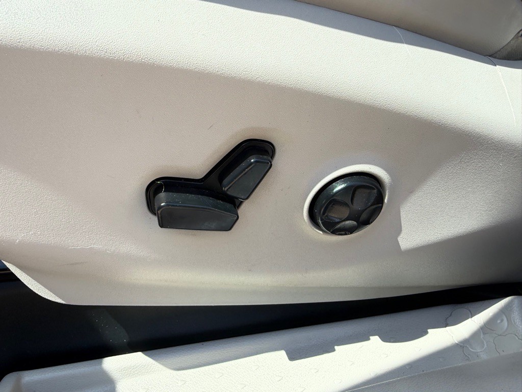 2017 Chrysler Pacifica Image 17