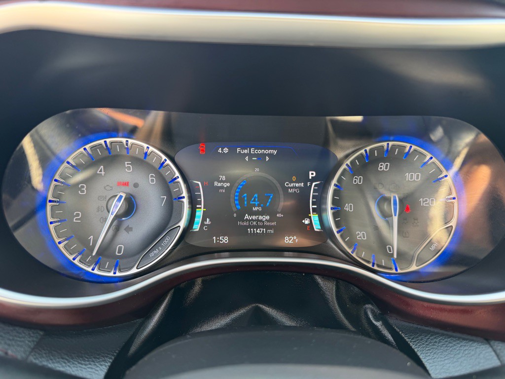 2017 Chrysler Pacifica Image 19