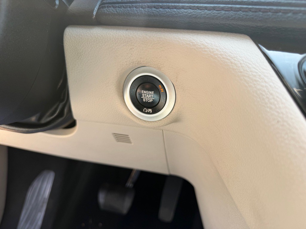 2017 Chrysler Pacifica Image 23