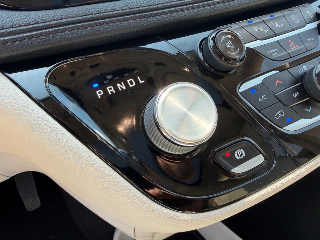 2017 Chrysler Pacifica Image 24