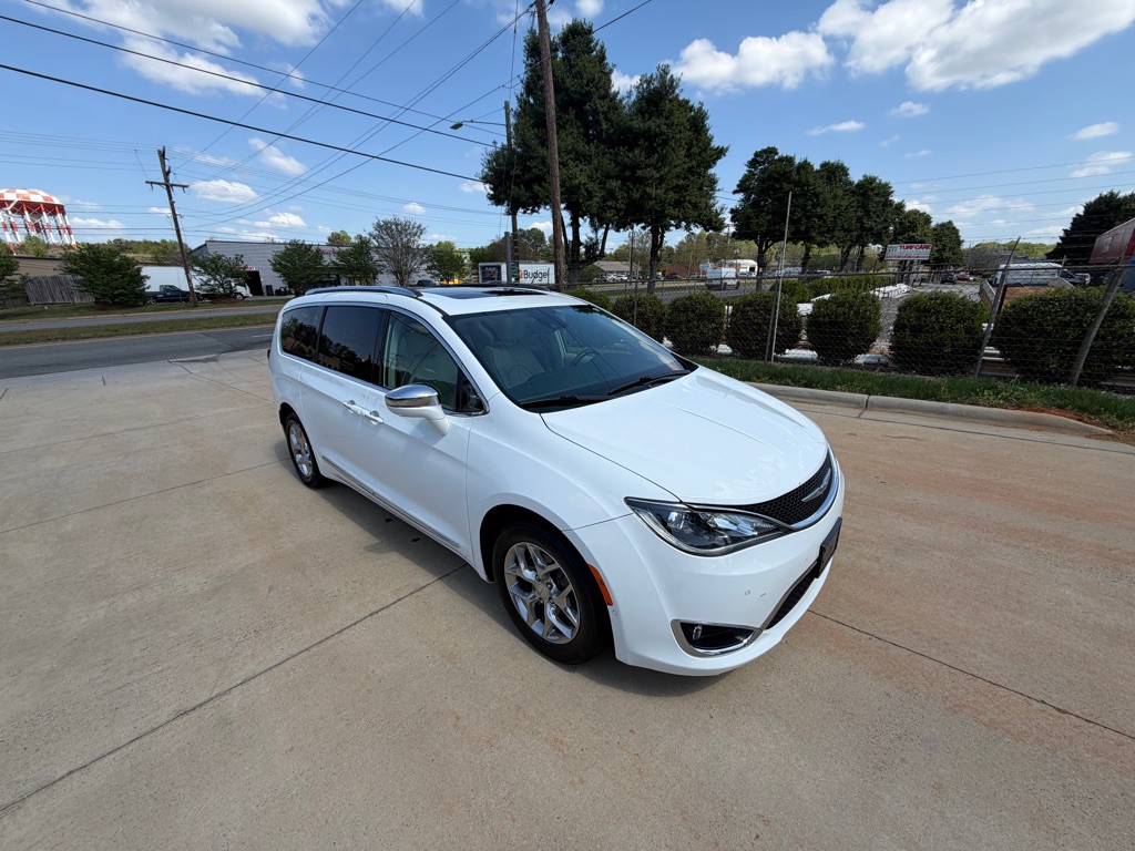 2017 Chrysler Pacifica Image 34