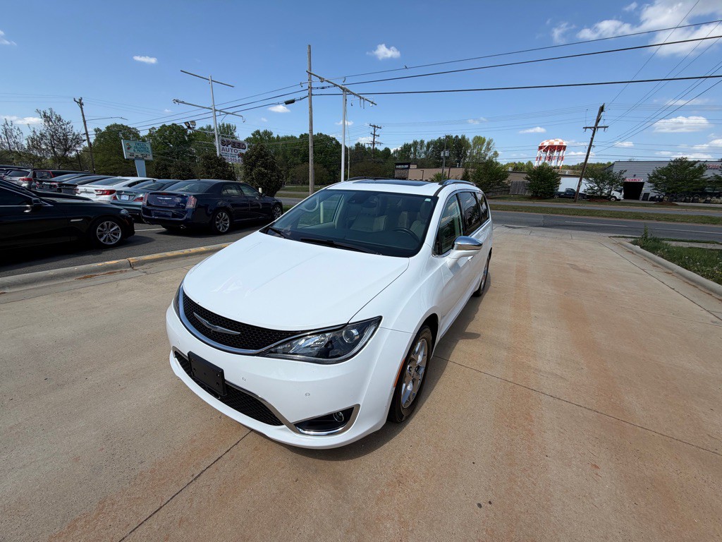 2017 Chrysler Pacifica Image 35