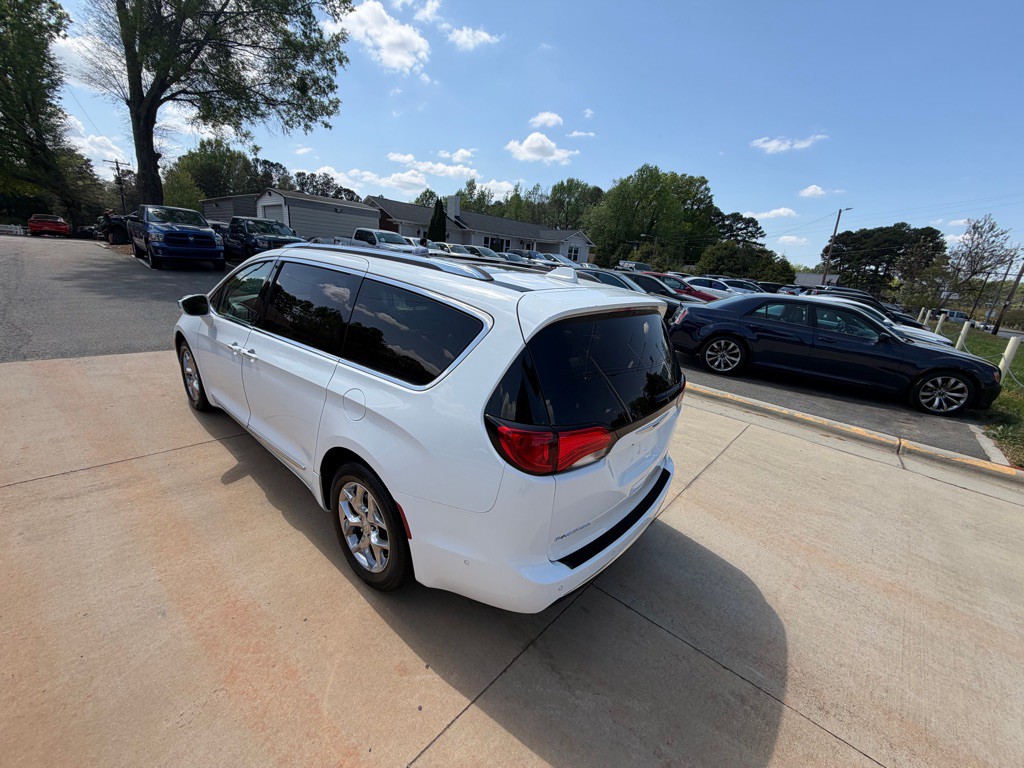 2017 Chrysler Pacifica Image 36
