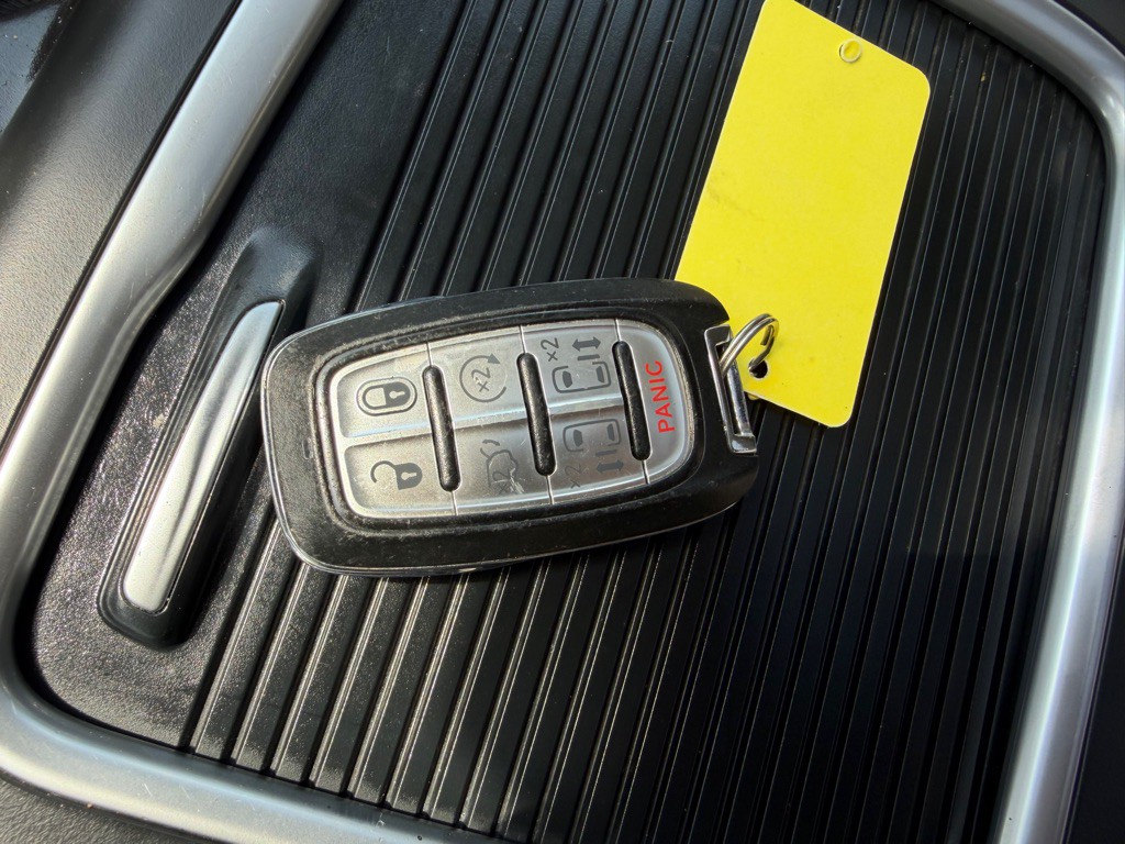 2017 Chrysler Pacifica Image 38